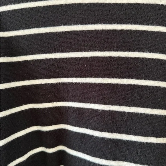 Abercrombie & Fitch Women’s Sweater T-Shirt Size Medium - Picture 3 of 5